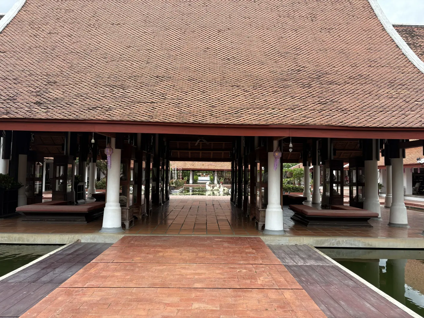 Sala Outside